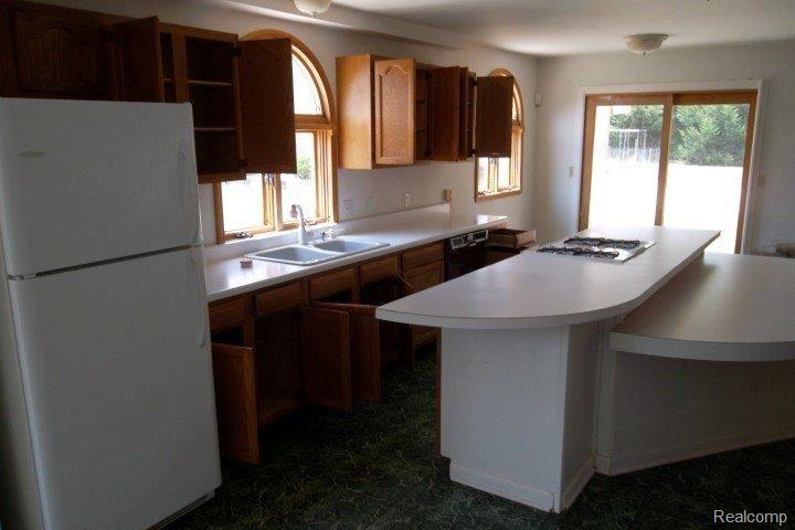 2267 East Long Lake Road Troy, MI 48085 - Photo 7 of 19 SAM_0744.JPG