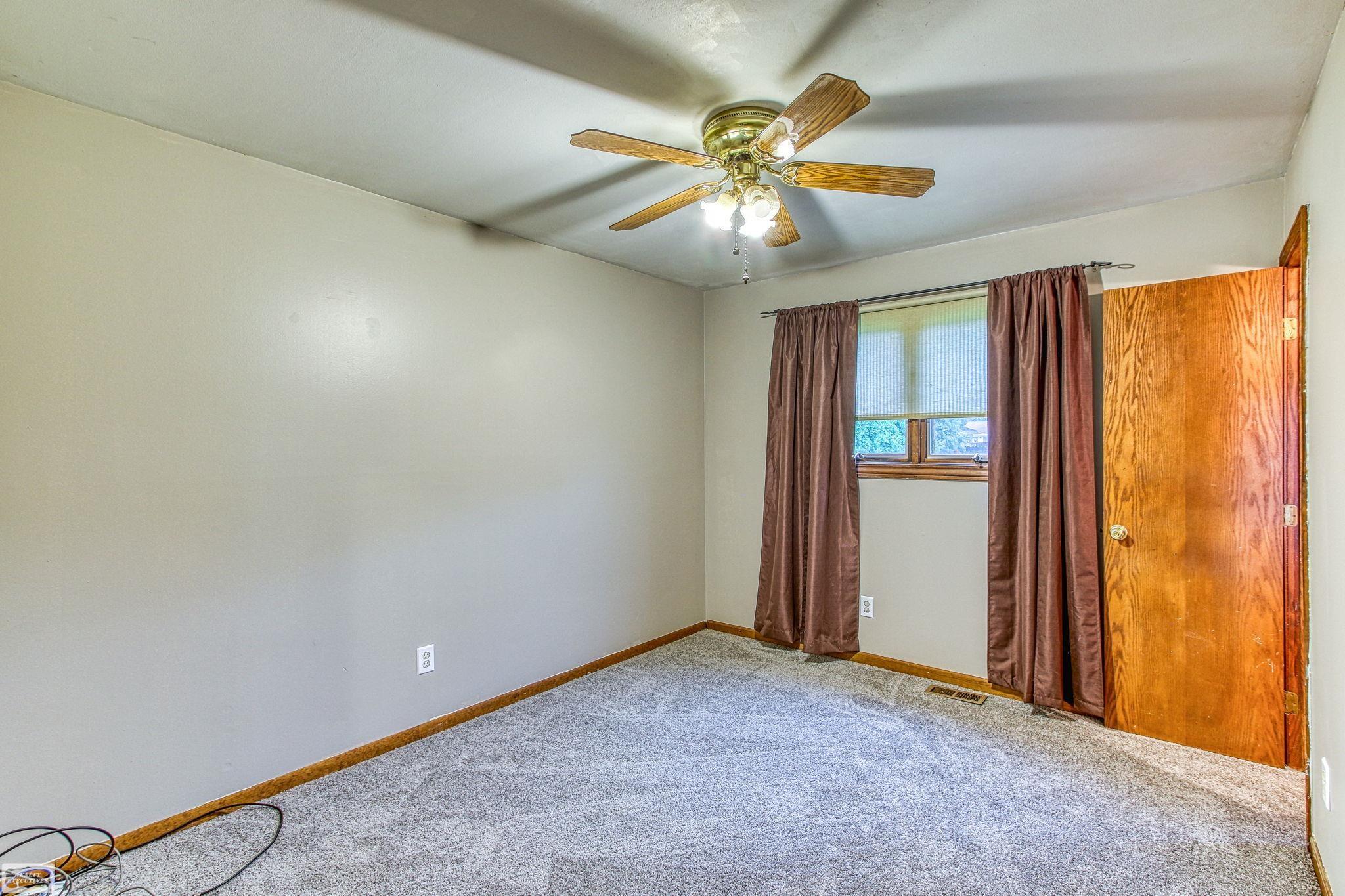 18527 Bittersweet Road Fraser, MI 48026 - Photo 22 of 46