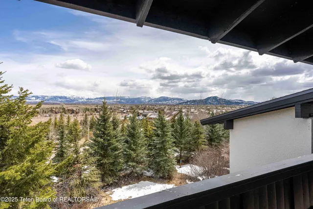 $925,000 | 7170 North Rachel Way, Unit B12, Teton Village, WY 83025
