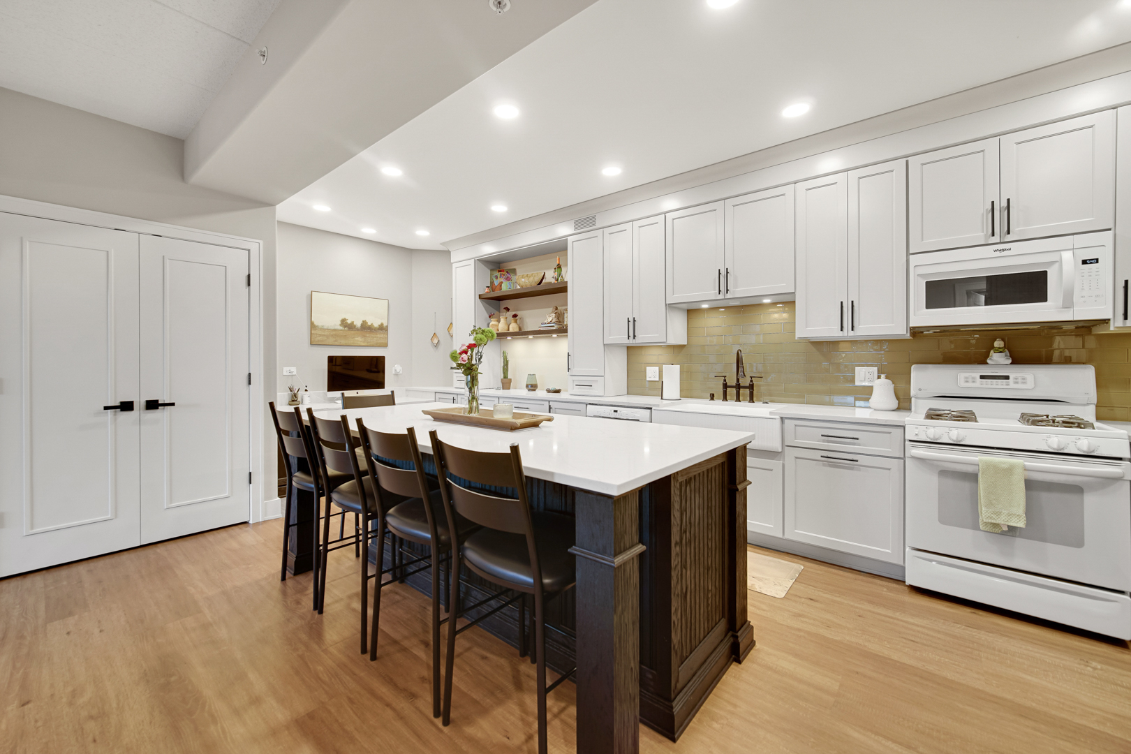 1761 Pavilion Way, Unit 206 Park Ridge, IL 60068 - Photo 7 of 24