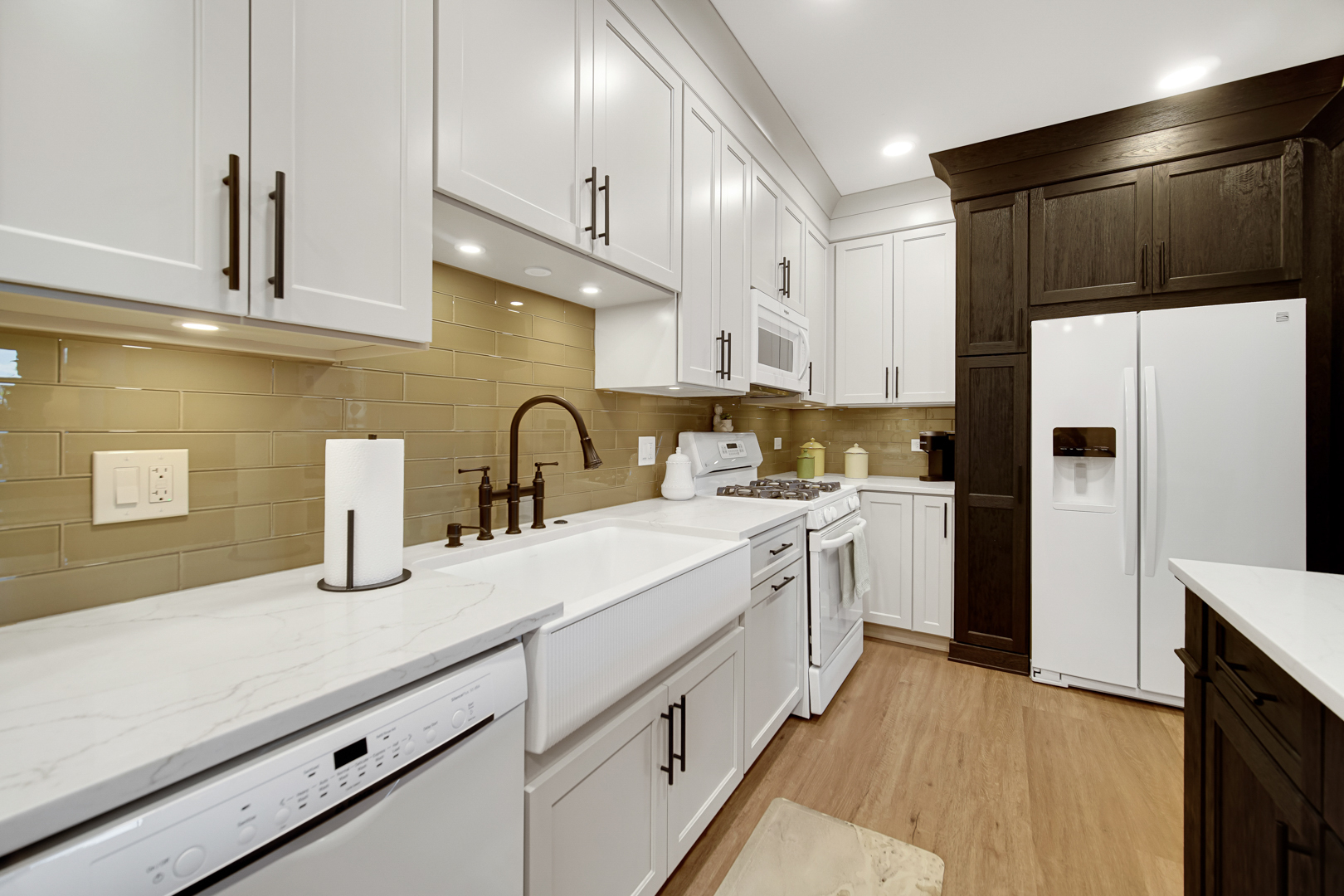 1761 Pavilion Way, Unit 206 Park Ridge, IL 60068 - Photo 8 of 24