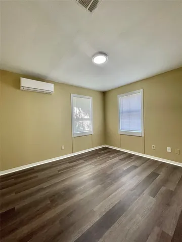 $1,150 | 611 North Avenue D, Freeport, TX 77541