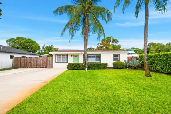 $3,700 | 3140 Northeast 12th Avenue, Pompano Beach, FL 33064
