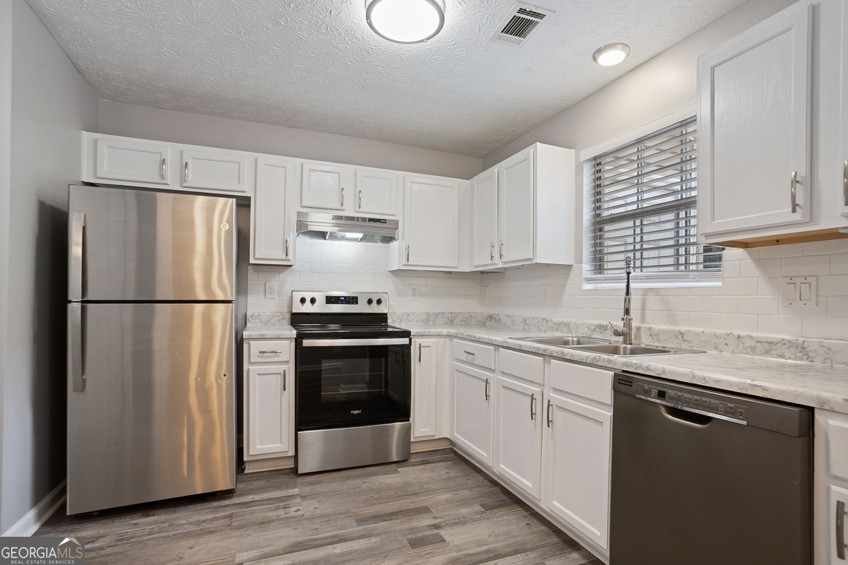 5739 Windfall Lane Lithonia, GA 30058 - Photo 6 of 17