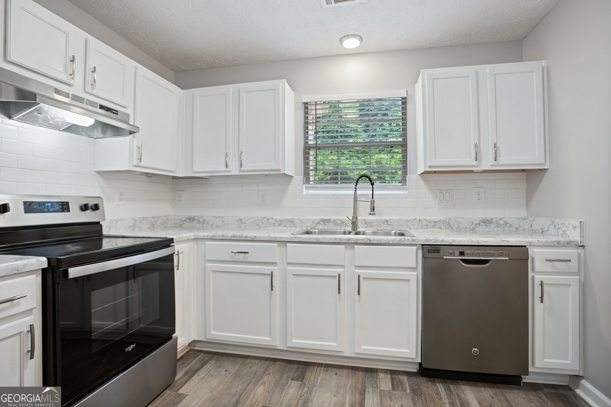 5739 Windfall Lane Lithonia, GA 30058 - Photo 7 of 17