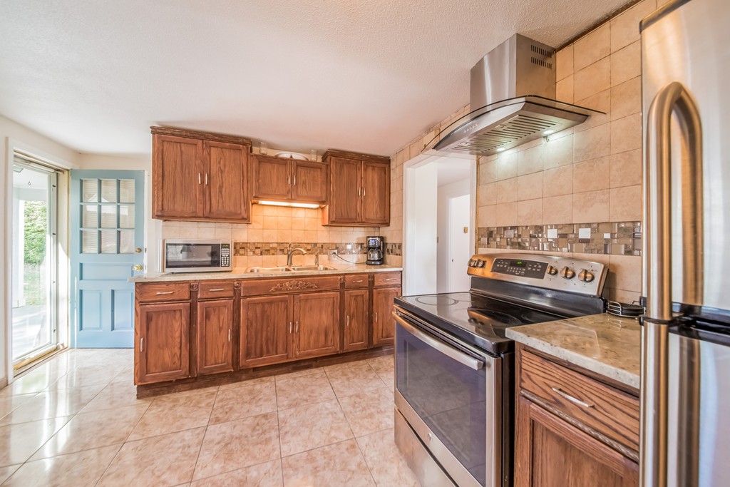 70 Emerson Street Springfield, MA 01118 - Photo 15 of 28 Gallery Image 15