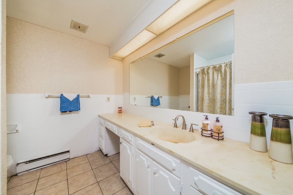 70 Emerson Street Springfield, MA 01118 - Photo 21 of 28 Gallery Image 21