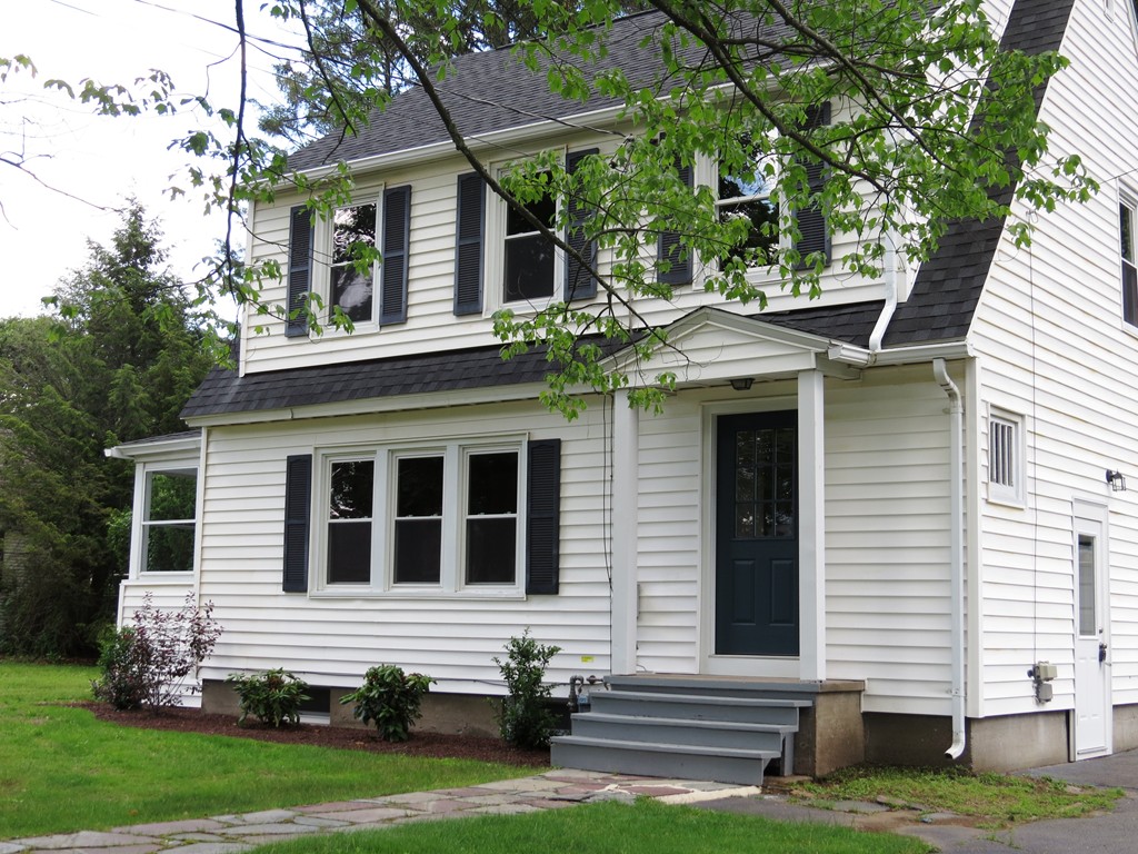 70 Holyoke Road Westfield, MA 01085 - Photo 2 of 23 Gallery Image 2