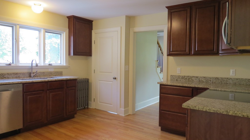 70 Holyoke Road Westfield, MA 01085 - Photo 4 of 23 Gallery Image 4