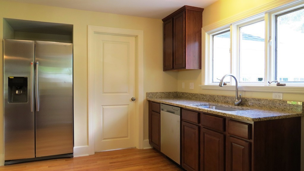 70 Holyoke Road Westfield, MA 01085 - Photo 7 of 23 Gallery Image 7