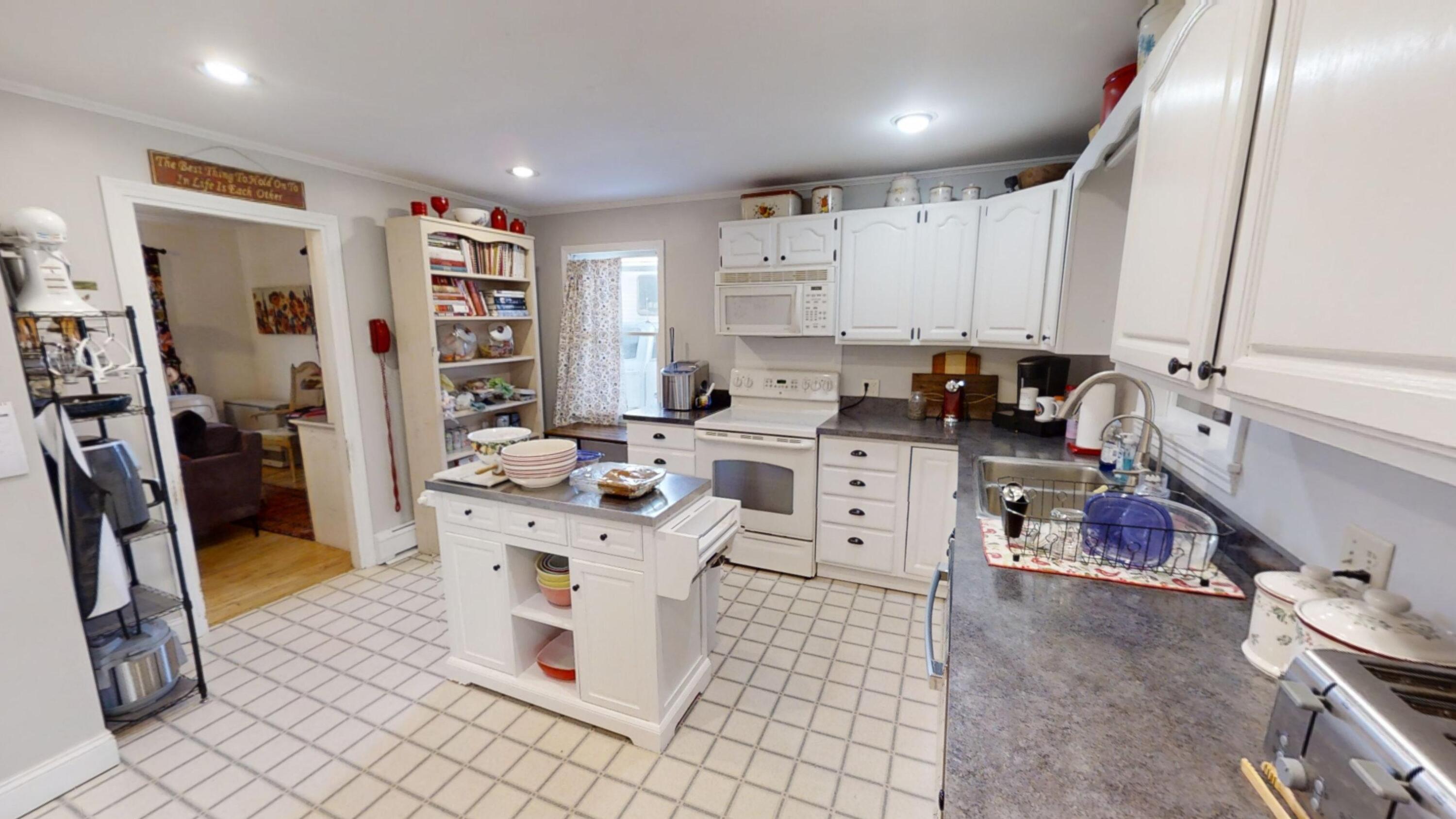 21 Mayo Street Dover-Foxcroft, ME 04426 - Photo 3 of 33 10