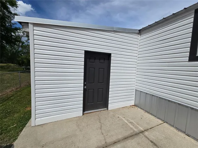 a view of a white house