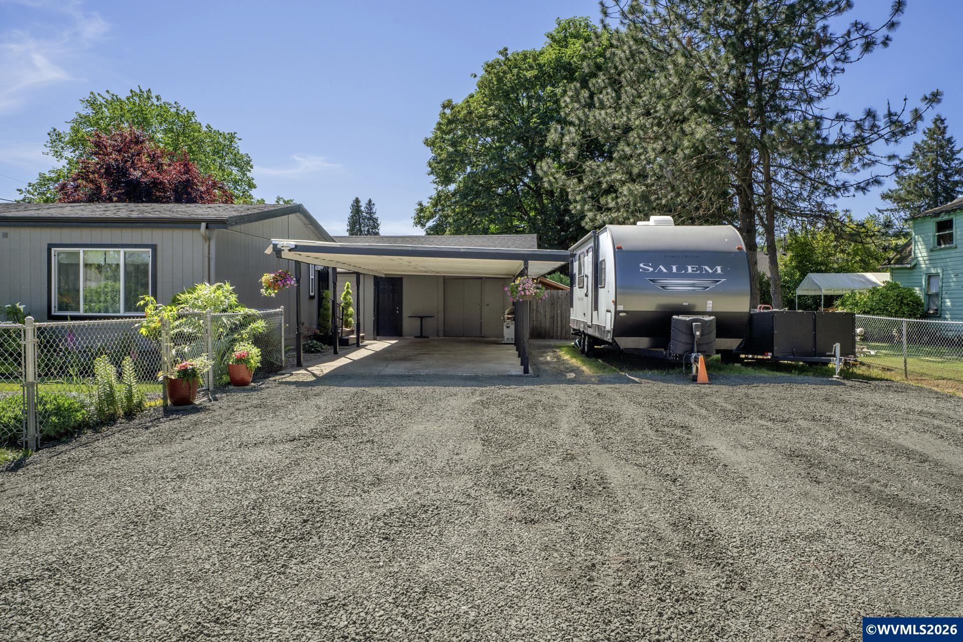 310 Chicago Street Northeast Albany, OR 97321 - Photo 8 of 48