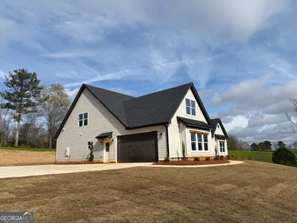 a view of house and outdoor space
