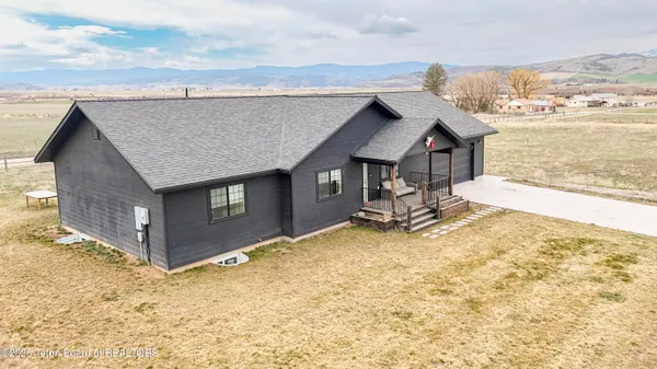 $585,000 | 215 Little Greys Loop, Etna, WY 83118