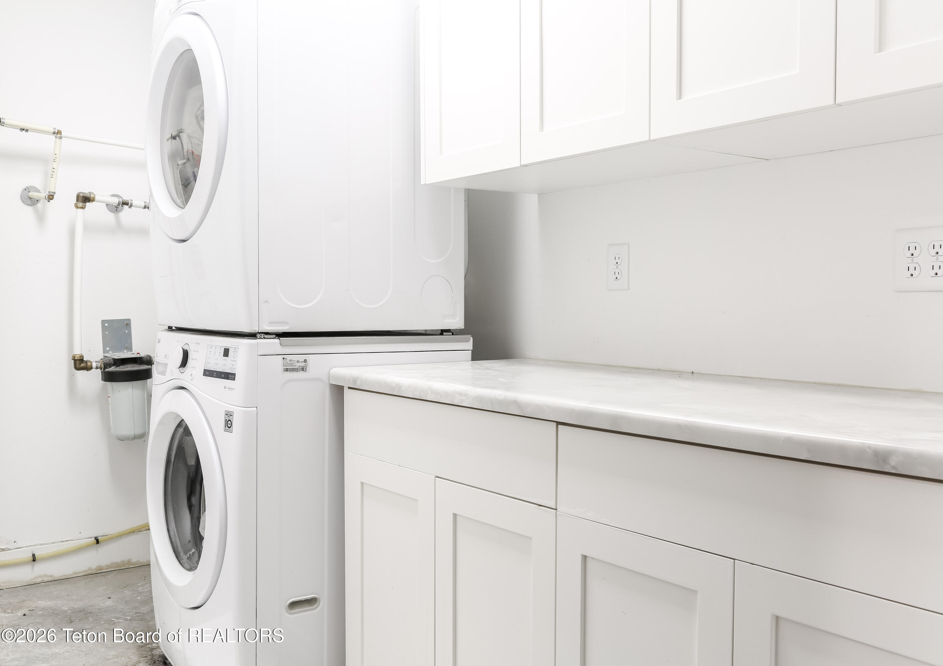 215 Little Greys Loop Etna, WY 83118 - Photo 18 of 20 Laundry room
