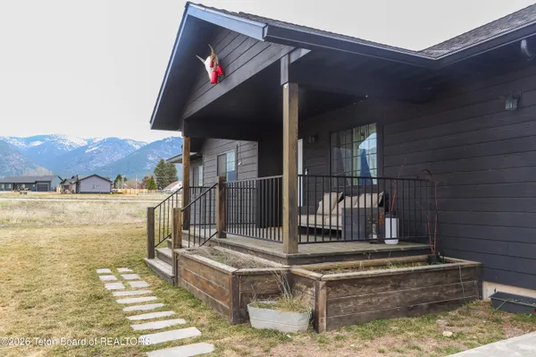 $585,000 | 215 Little Greys Loop, Etna, WY 83118