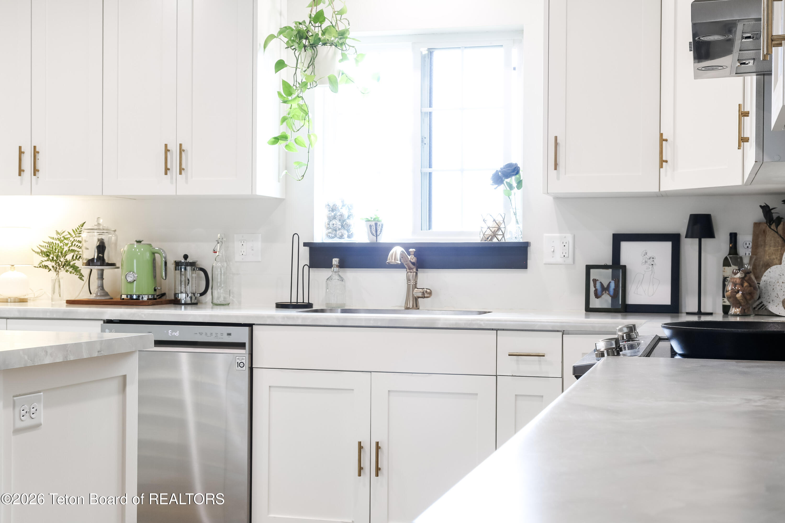 215 Little Greys Loop Etna, WY 83118 - Photo 8 of 20 Kitchen 3