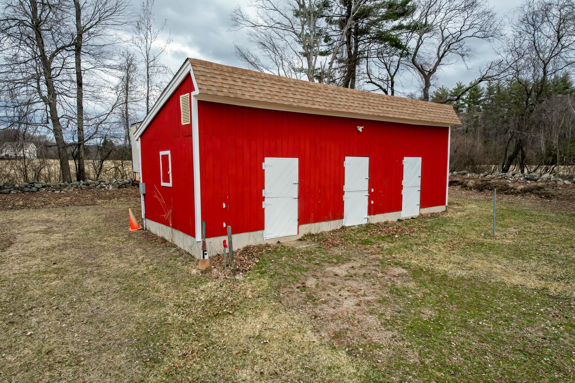 254 Island Pond Road Derry, NH 03038 - Photo 6 of 37