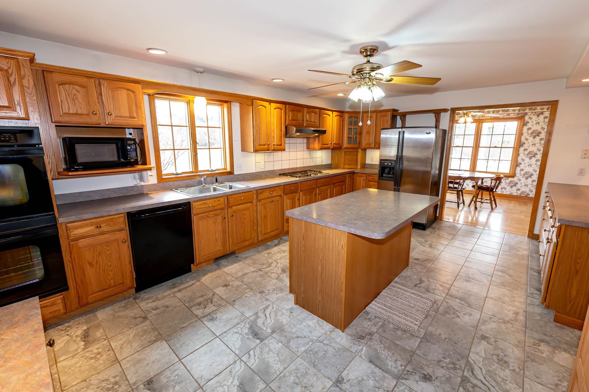 254 Island Pond Road Derry, NH 03038 - Photo 8 of 37