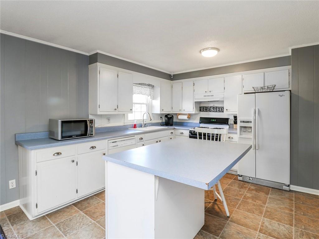 362 Jarrett Road Thomasville, NC 27360 - Photo 10 of 21 Gallery Image 10