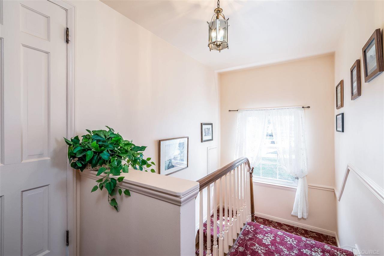 1361 Oxford Road Grosse Pointe, MI 48236 - Photo 17 of 40 31345181-16.JPG