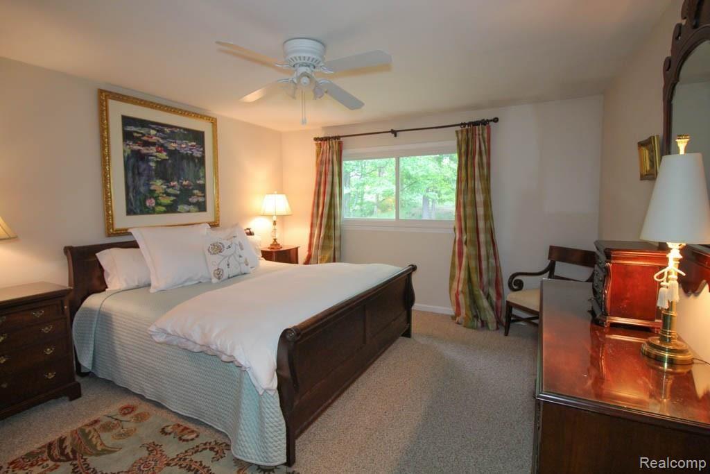 6130 Sheldon Road Rochester Hills, MI 48306 - Photo 13 of 32