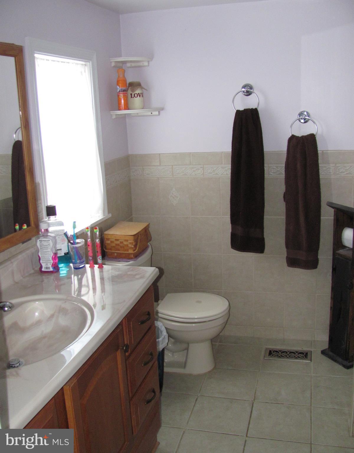 20907 San Mar Road Boonsboro, MD 21713 - Photo 19 of 24 Bath (Master) - Ceramic tile flrs & walls!