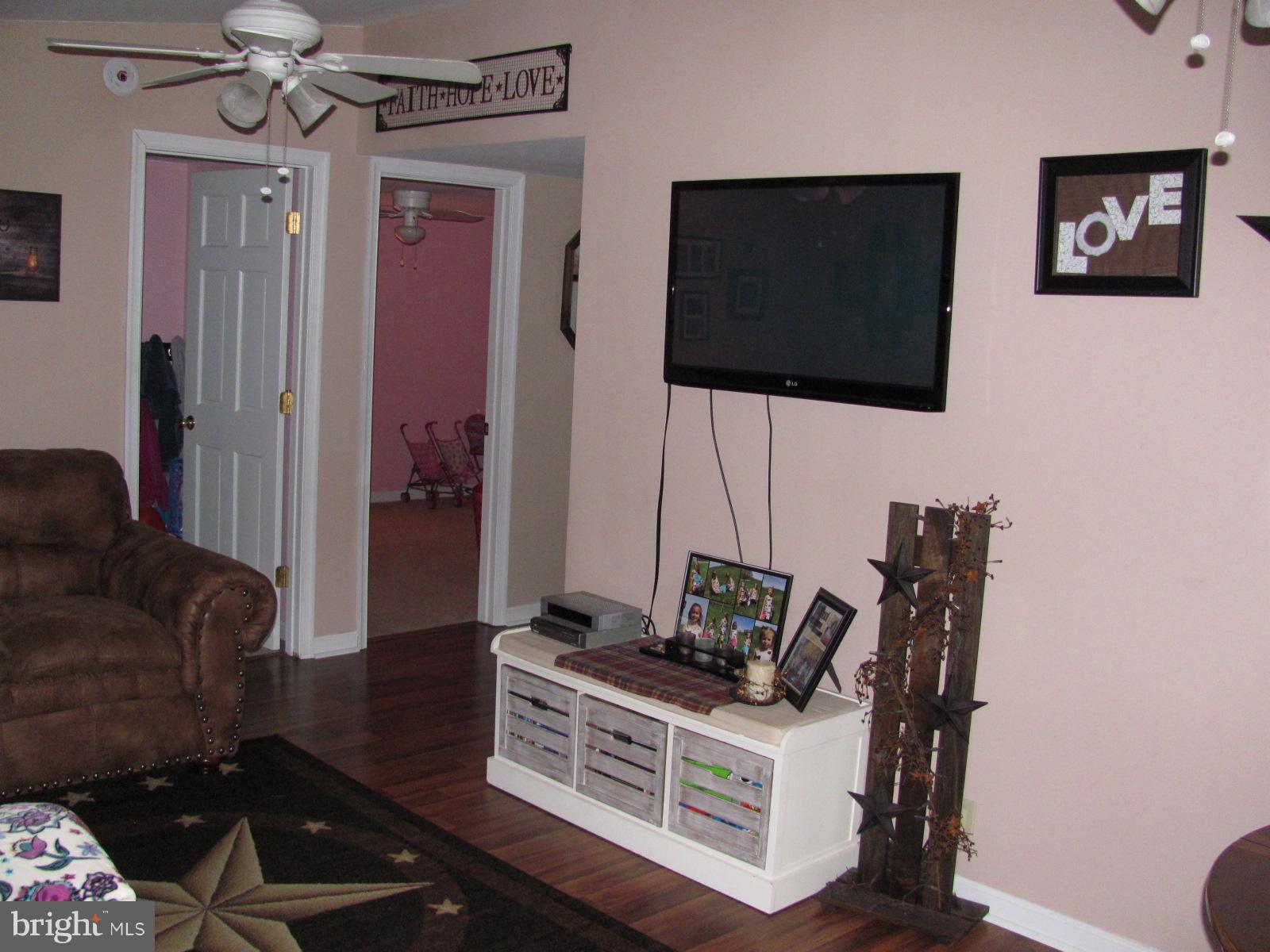 20907 San Mar Road Boonsboro, MD 21713 - Photo 9 of 24 Living Room