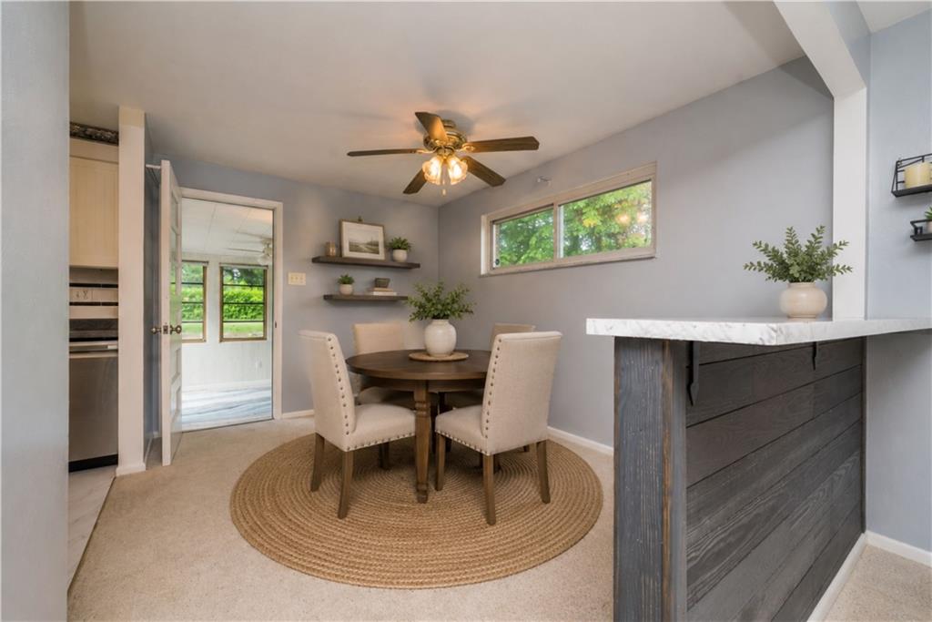 1565 Cathell Road Pittsburgh, PA 15236 - Photo 6 of 27 Dining room