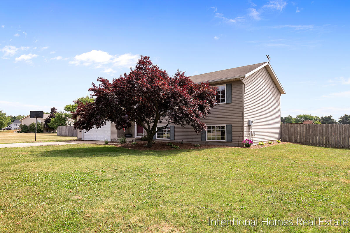 30 Daggett Road Sand Lake, MI 49343 - Photo 2 of 24 IMG_1001
