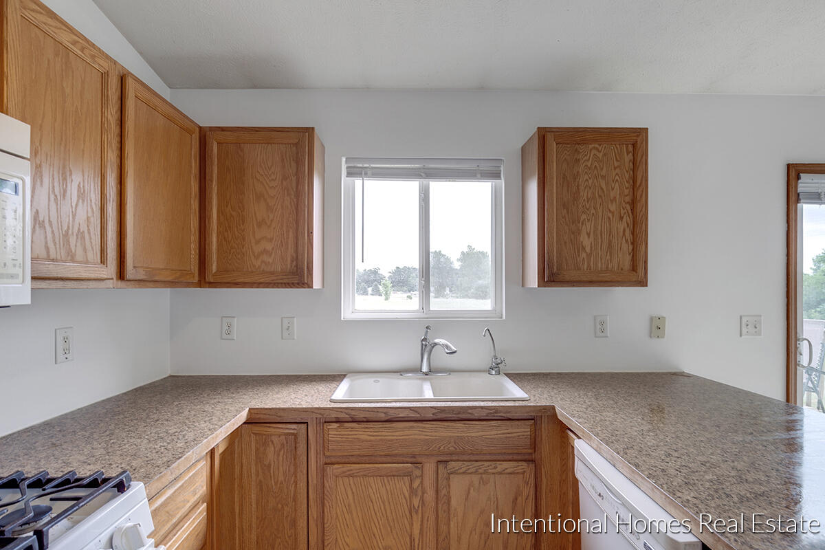 30 Daggett Road Sand Lake, MI 49343 - Photo 8 of 24 Kitchen 2