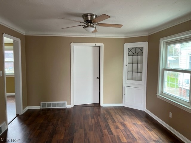 7417 Spring Garden Road Cleveland, OH 44129 - Photo 12 of 30