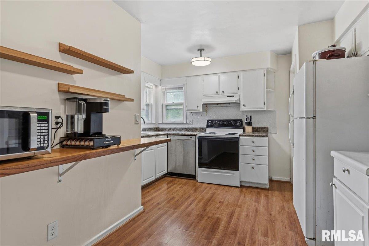 2309 South Pasfield Street Springfield, IL 62704 - Photo 7 of 36