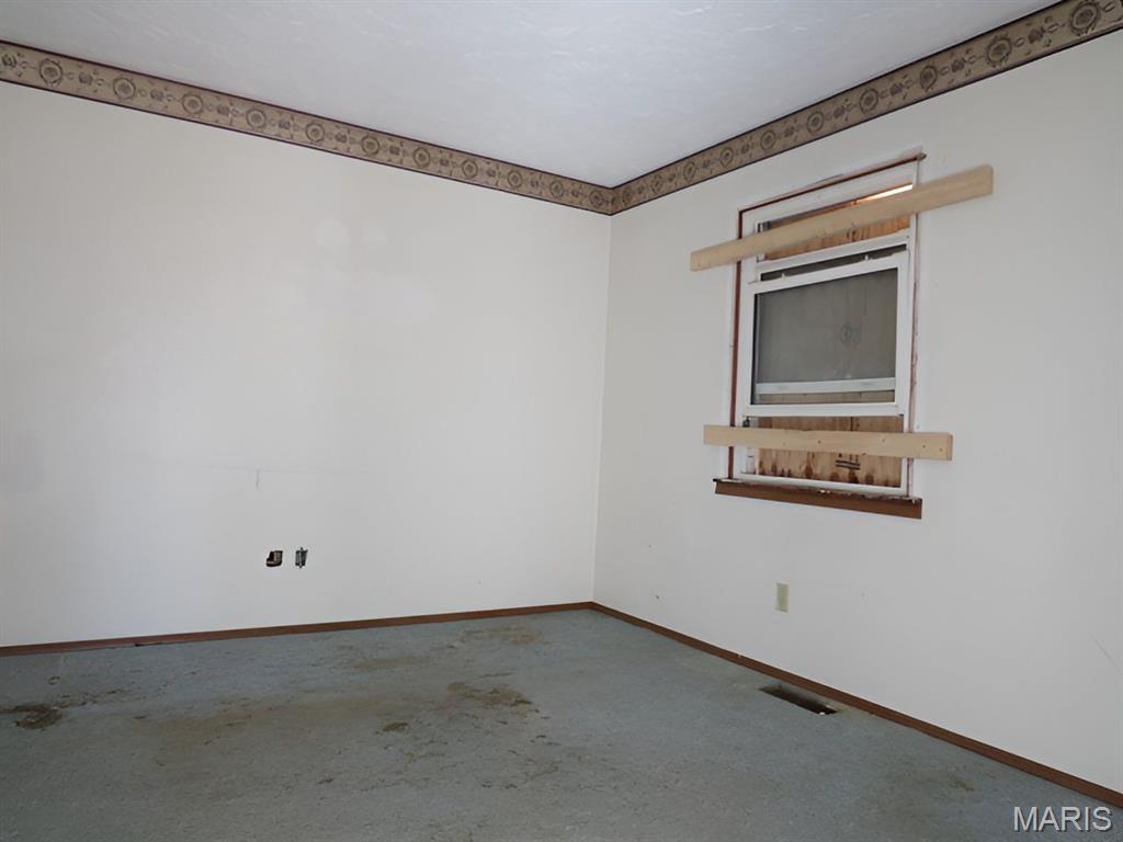 611 23rd Street Carlyle, IL 62231 - Photo 4 of 12