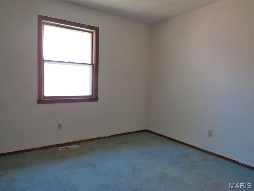 611 23rd Street Carlyle, IL 62231 - Photo 7 of 12