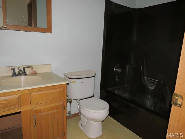 $94,900 | 611 23rd Street, Carlyle, IL 62231