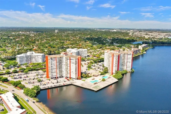 $148,900 | 1351 Northeast Miami Gardens Drive, Unit 1404E, Miami, FL 33179