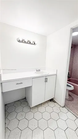 $148,900 | 1351 Northeast Miami Gardens Drive, Unit 1404E, Miami, FL 33179
