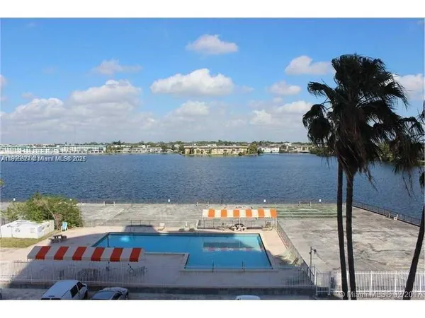 $148,900 | 1351 Northeast Miami Gardens Drive, Unit 1404E, Miami, FL 33179