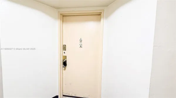 $148,900 | 1351 Northeast Miami Gardens Drive, Unit 1404E, Miami, FL 33179