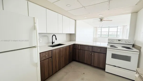 $148,900 | 1351 Northeast Miami Gardens Drive, Unit 1404E, Miami, FL 33179
