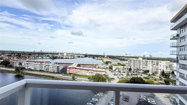$148,900 | 1351 Northeast Miami Gardens Drive, Unit 1404E, Miami, FL 33179