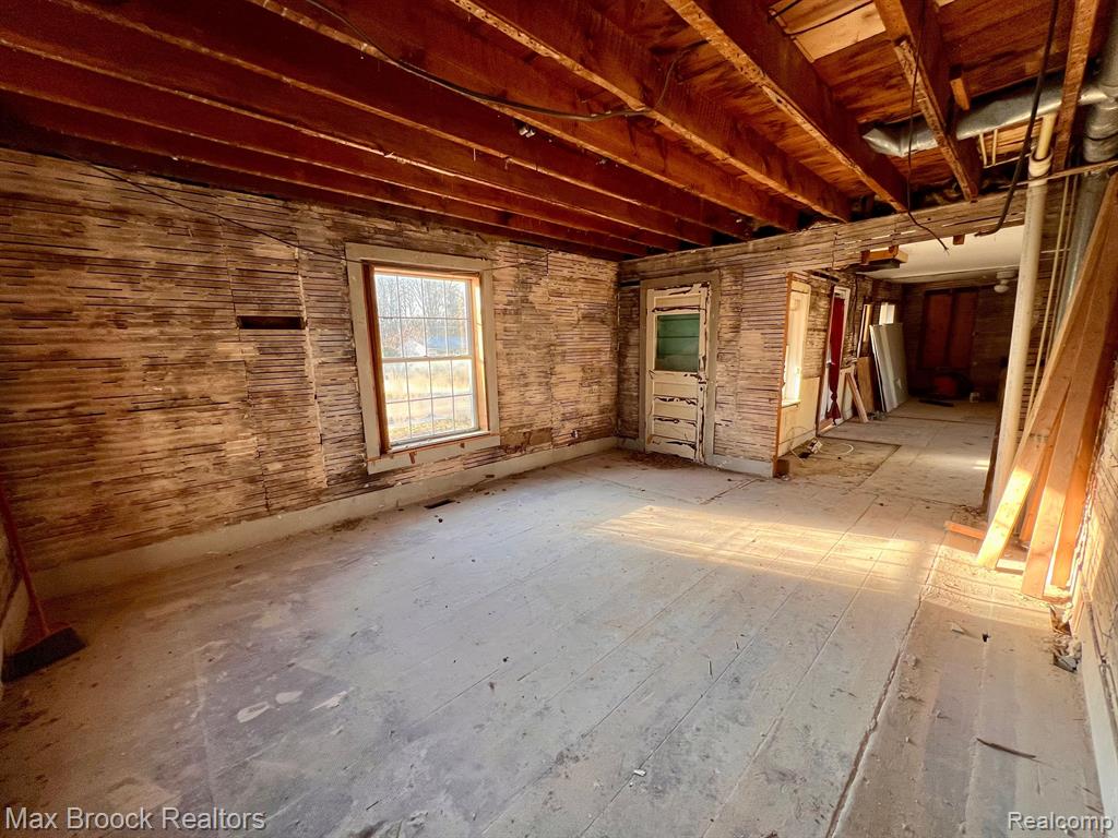 930 State Road Fenton, MI 48430 - Photo 7 of 25