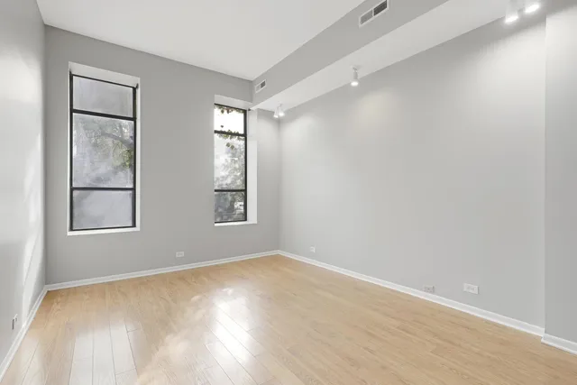 $2,000 | 1726 North Sedgwick Street, Unit 1F, Chicago, IL 60614