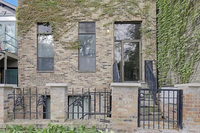 $2,000 | 1726 North Sedgwick Street, Unit 1F, Chicago, IL 60614