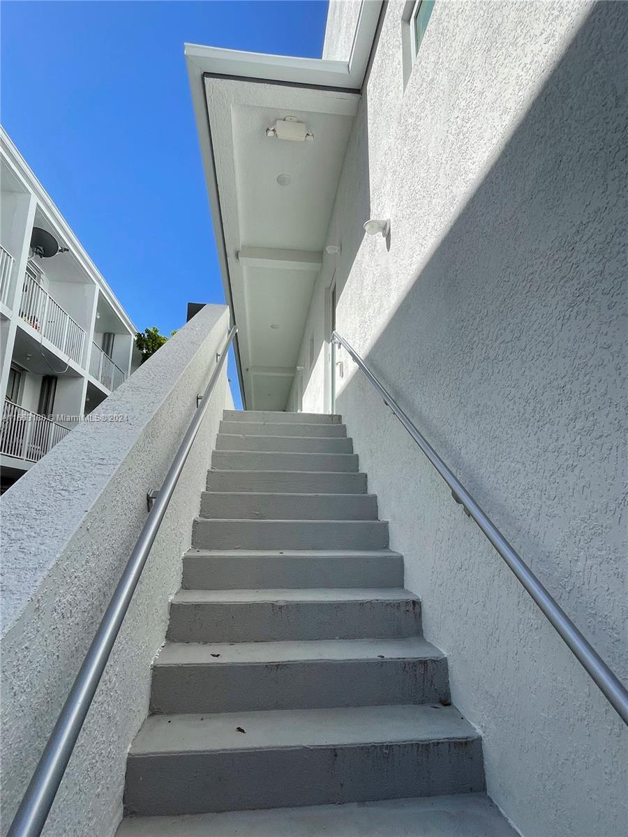 535 Southwest 5th Street, Unit 5 Miami, FL 33130 - Photo 18 of 19 a view of entryway