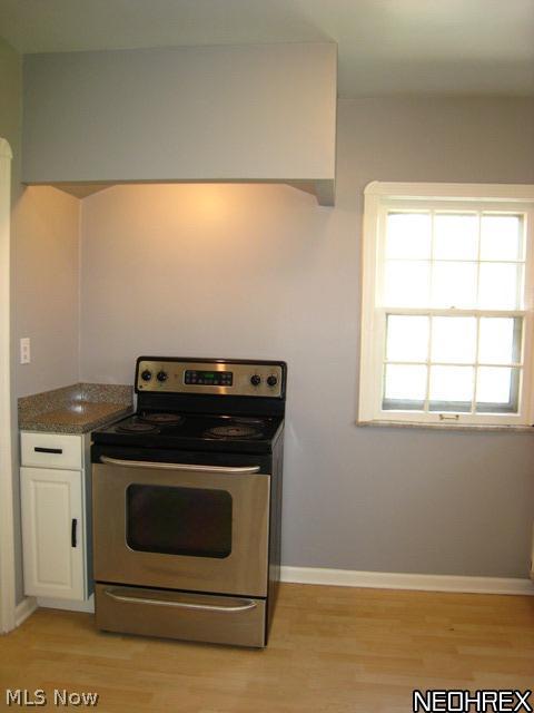 3541 Lytle Road Beachwood, OH 44122 - Photo 8 of 20 Cooking area of the kitchen.