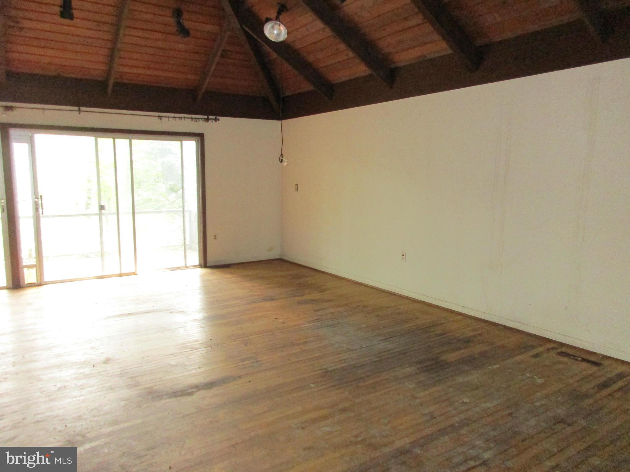 645 Governor Bridge Road Davidsonville, MD 21035 - Photo 2 of 12 Family Room