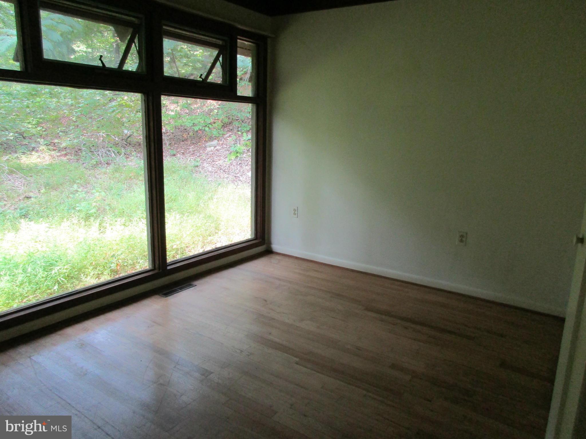 645 Governor Bridge Road Davidsonville, MD 21035 - Photo 3 of 12 Bedroom